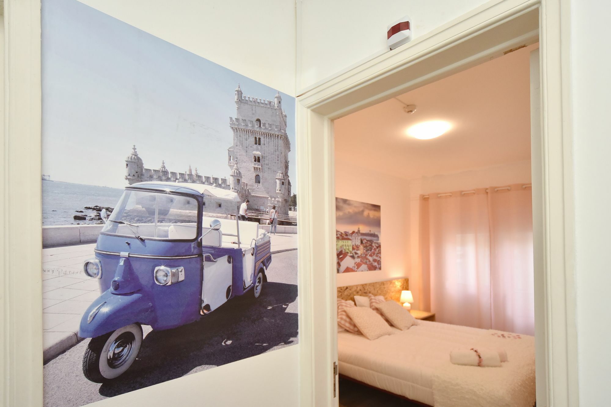 Tuk Tuk Hostal *